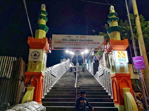 Makam Sunan Muria Sejarah Lokasi Tiket Dan Jam Buka