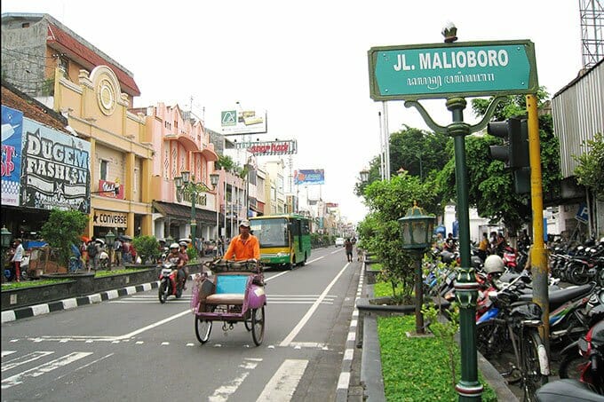 sewa tour guide jogja