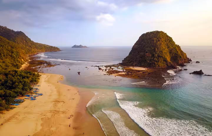 Lokasi Pantai Pulau Merah