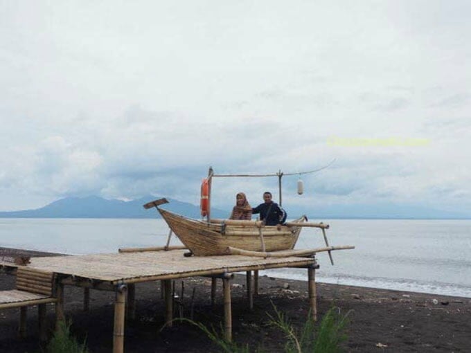 Pantai Kedung Derus