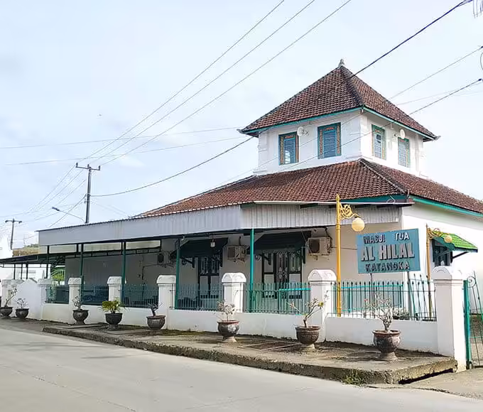 Masjid Tua Al-Hilal Katangka