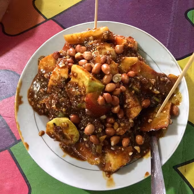 Makanan Khas Medan Rujak Kolam