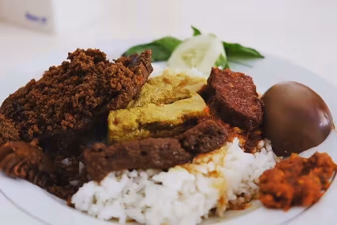 Nasi Campur Tambak Bayan