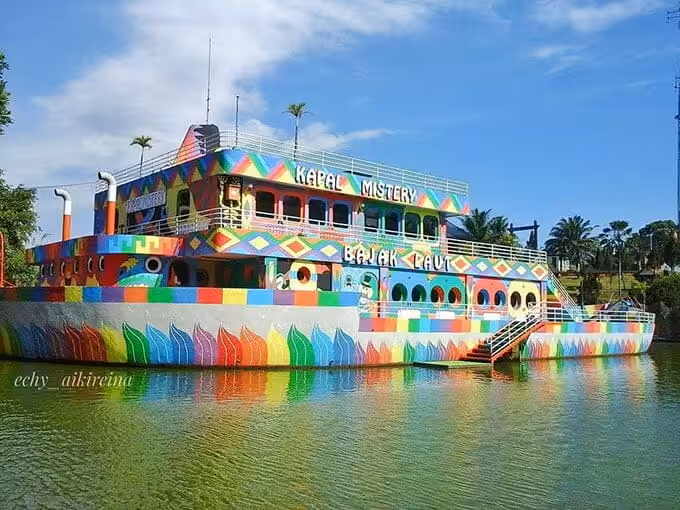 Wahana Kapal Misteri Bajak Laut