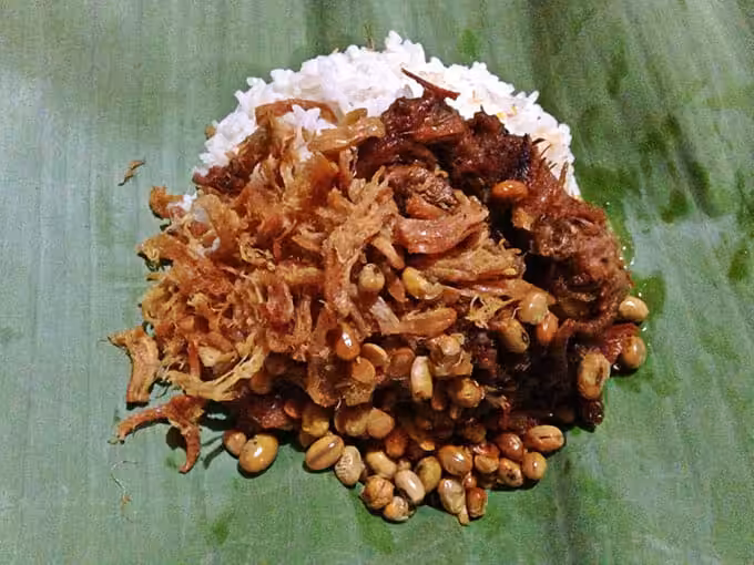 Nasi Balap Puyung Inaq Esun