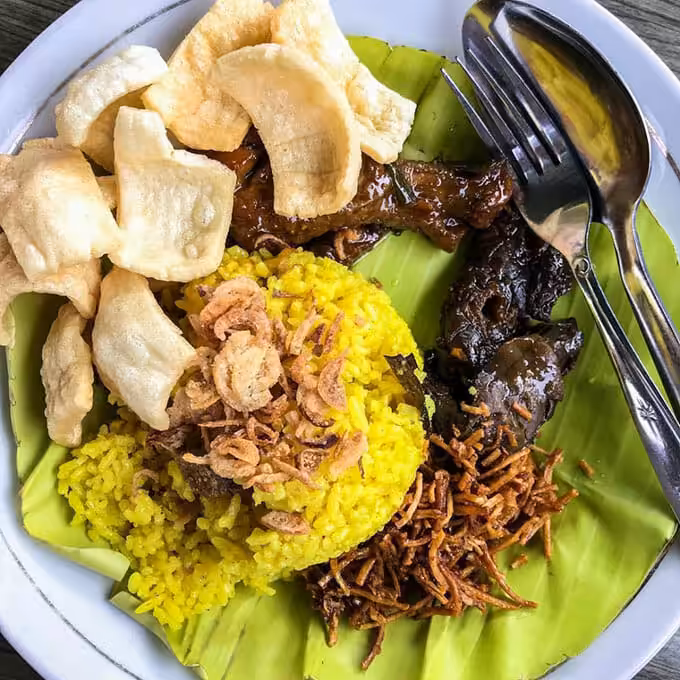 Nasi Kuning Bau Mangga
