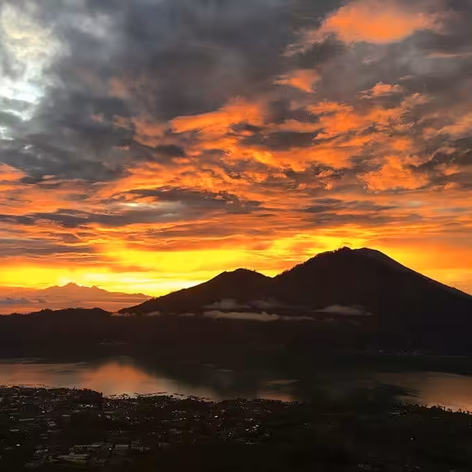 Sunset danau batur