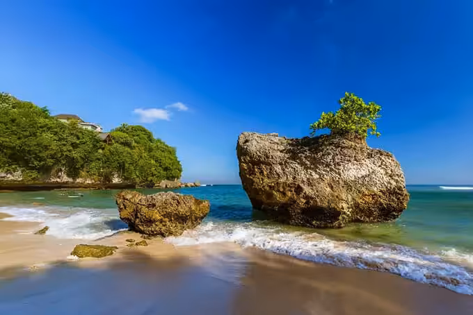 Pantai Padang Padang Bali