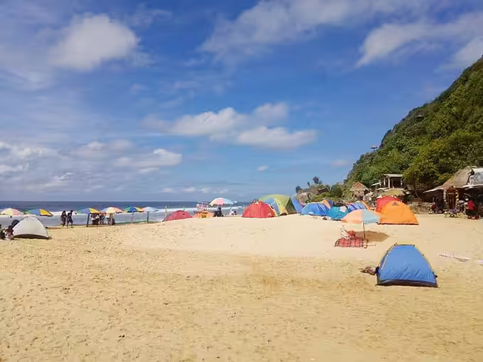 Camping di Pantai Pok Tunggal
