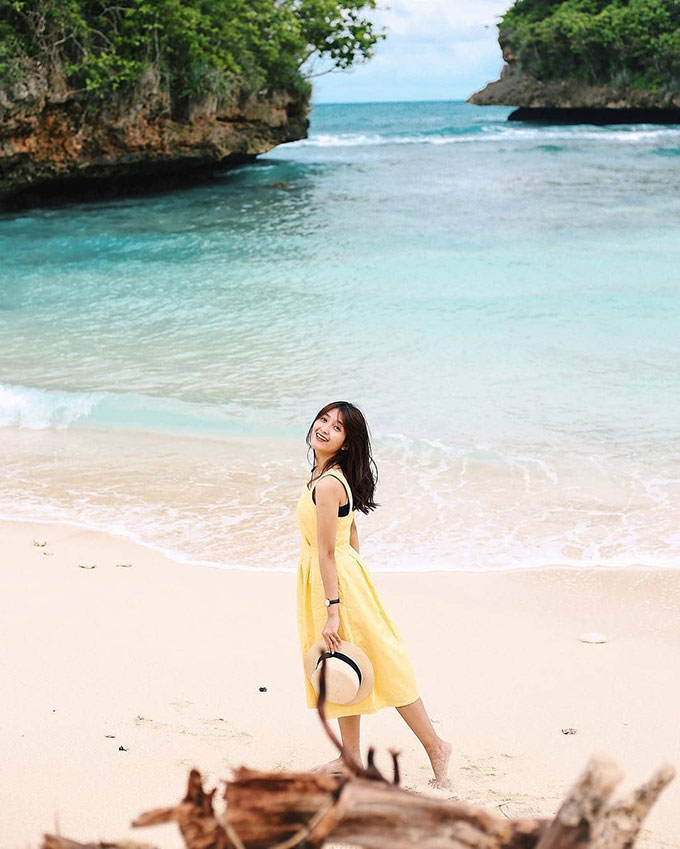 Foto Pantai Teluk Asmara