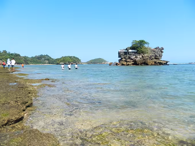 Pantai Kondang Merak Malang
