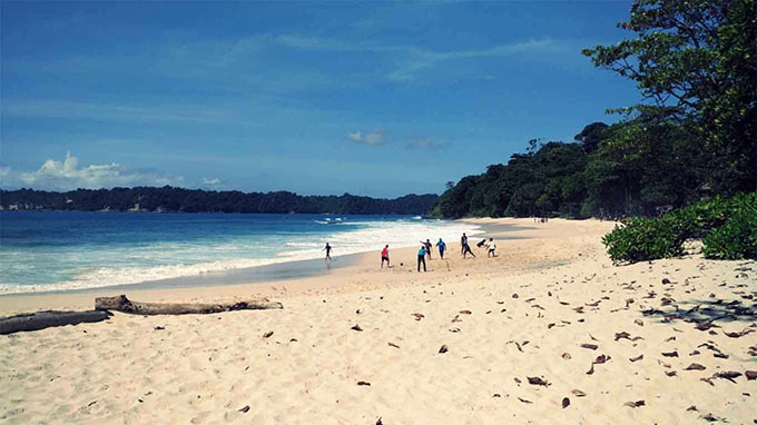 Pantai Sendiki Malang