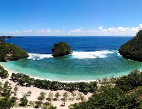 Pantai Teluk Asmara