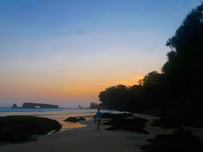 Sunset di Pantai Kondang Iwak