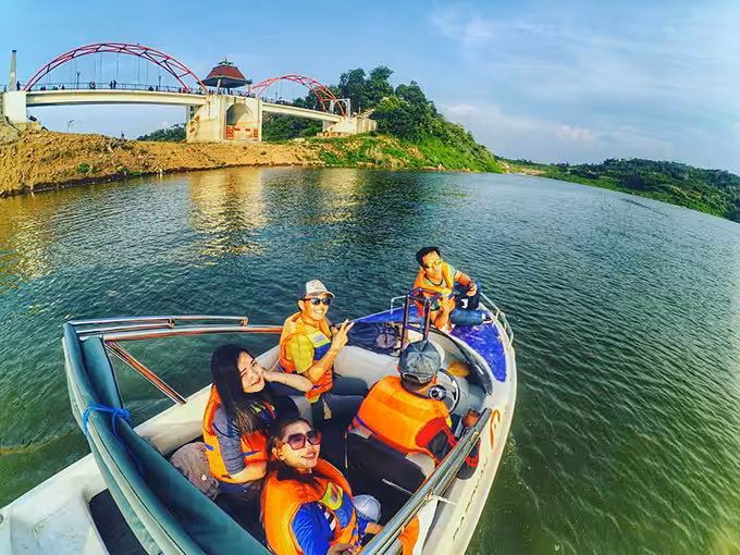 foto waduk jatibarang