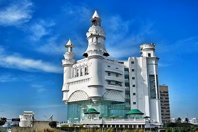 Floating Castle Froggy Edutography