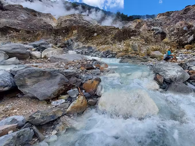 Kawah Ratu Gunung Salak