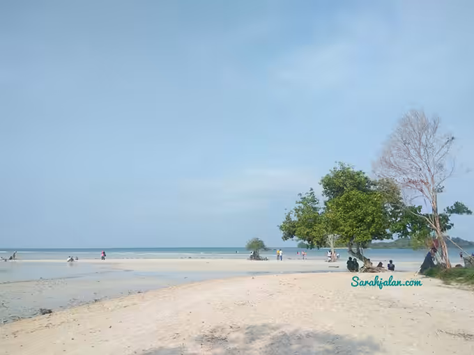 Pantai Elyora