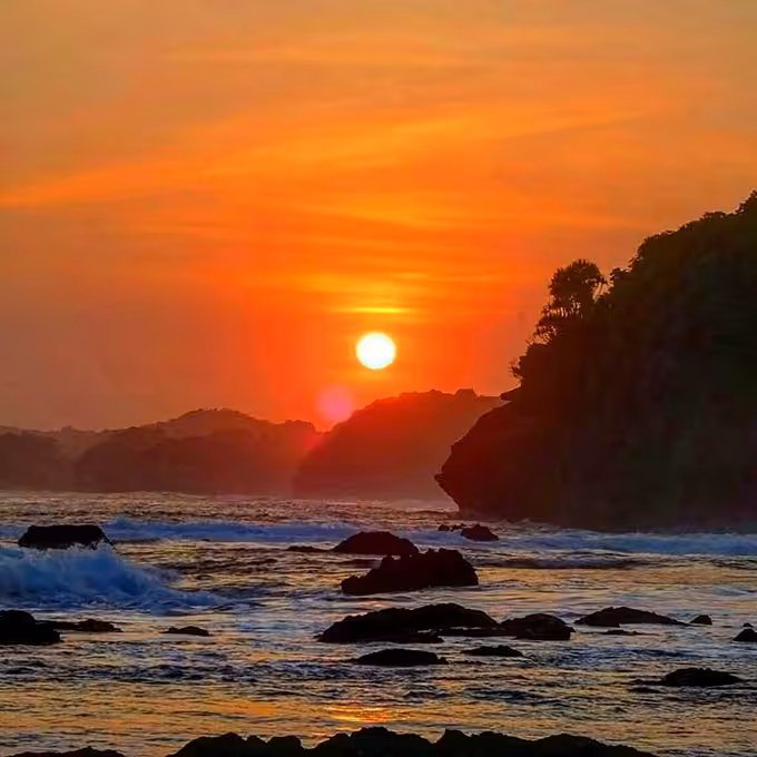 Sunset di Pantai Ngliyep