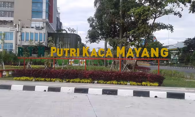 Taman Kaca Mayang