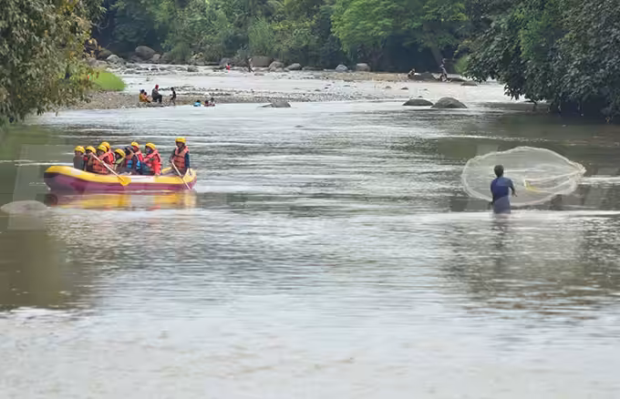 Wisata Sungai Ciliwung