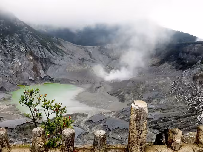 Daya Tarik Tangkuban Perahu