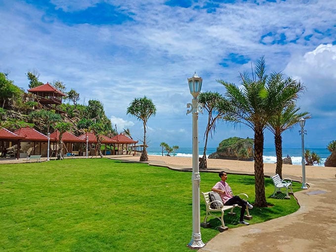 Foto Pantai Ngrawe