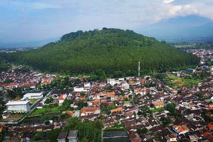 Gunung Tidar