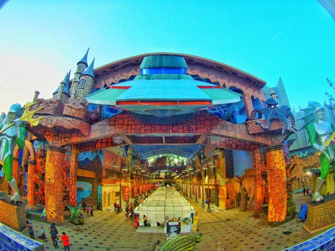 atlantis land surabaya