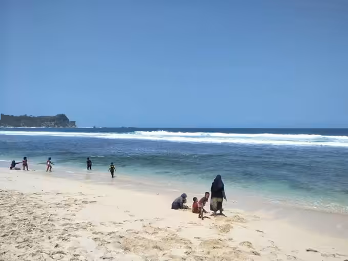 pantai nampu gunung kidul