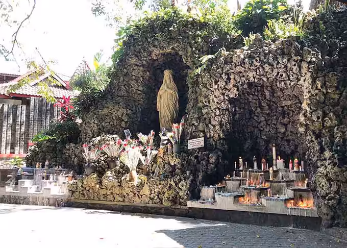 Gua Maria Sendangsono