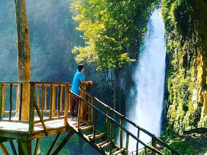 foto air terjun sikulikap