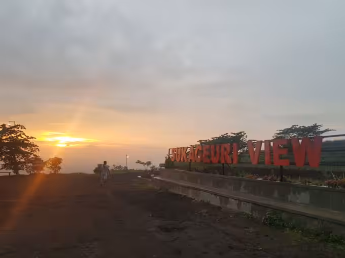 Lokasi Sukageuri View