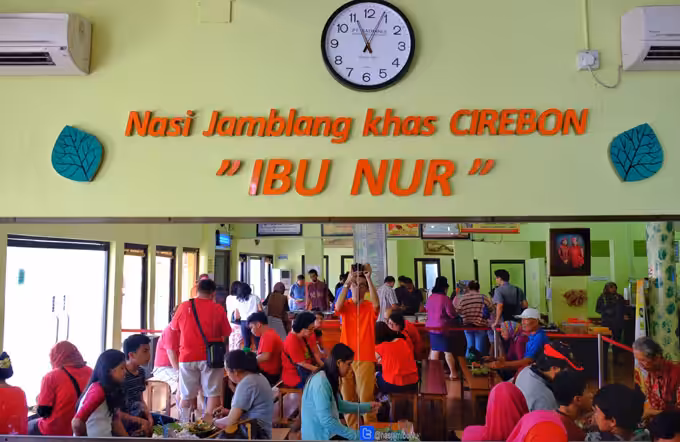 Nasi Jamblang Ibu Nur