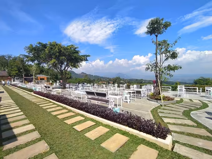 Taman Fathan Hambalang Bogor