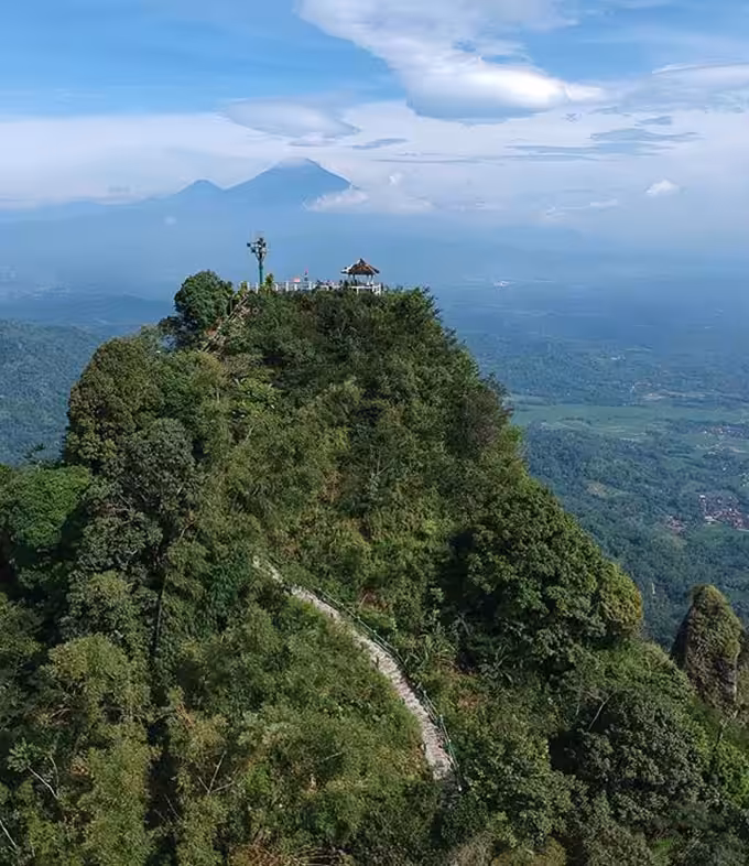 lokasi puncak suroloyo