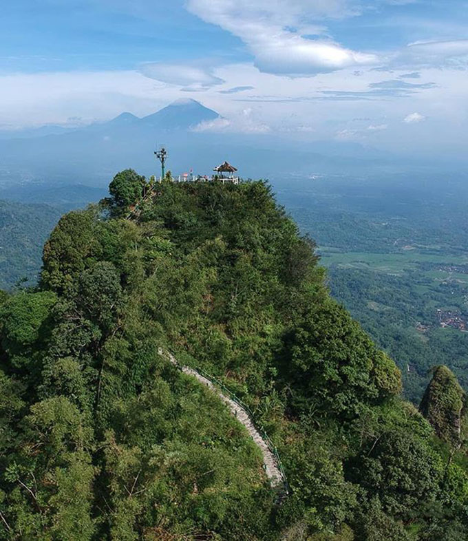 lokasi puncak suroloyo