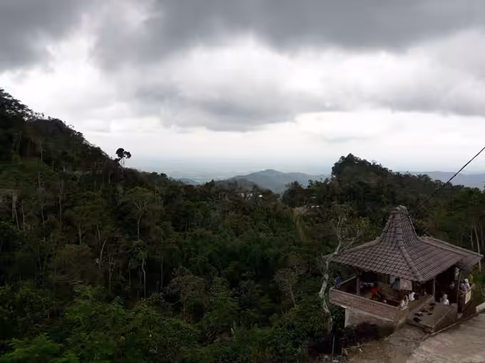puncak suroloyo magelang