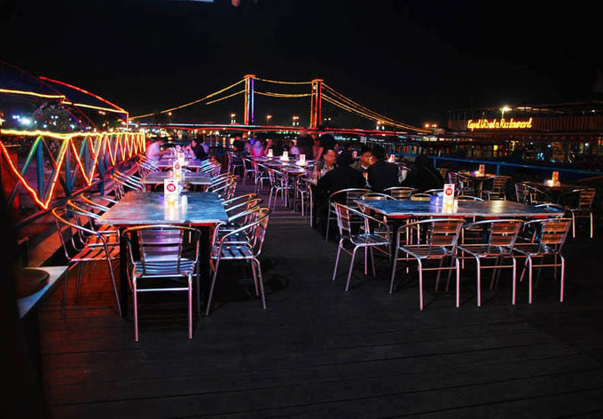 riverside restaurant palembang