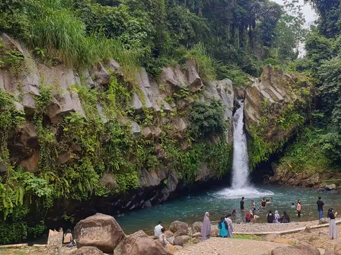 Air Terjun Way Lalaan