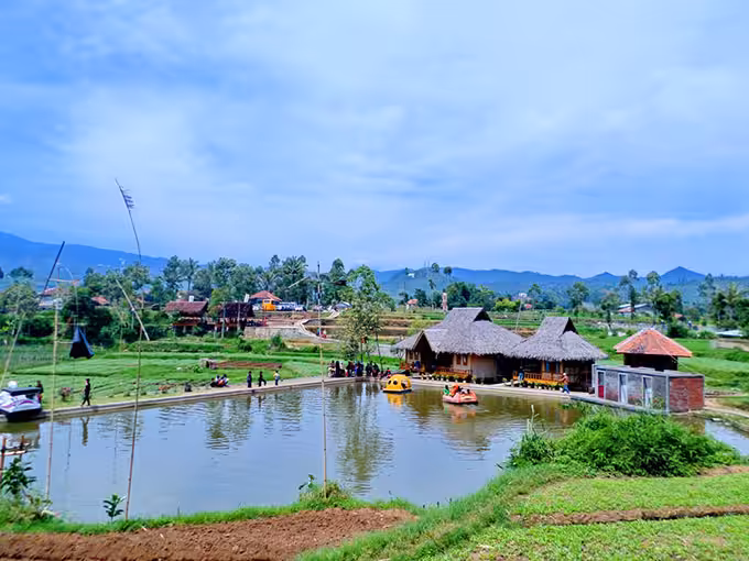 Desa Wisata Saung Ciburial