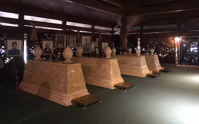 Fasilitas Astana Giribangun