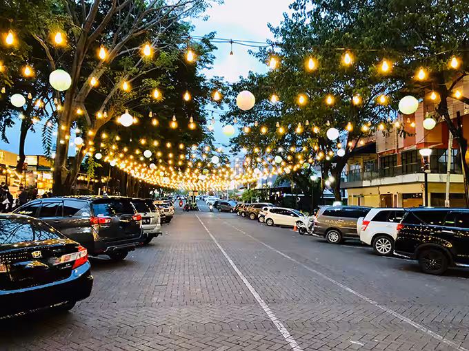 G Walk Citraland Surabaya