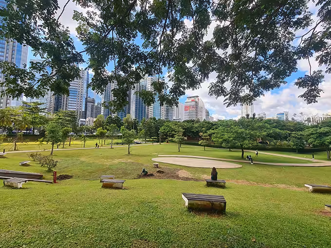 Lokasi Hutan Kota GBK