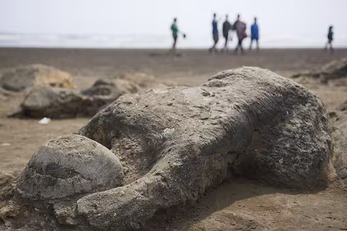 Pantai Batu Malin Kundang