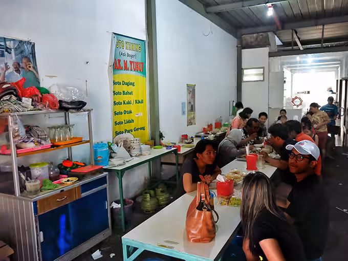Warung Soto Kuning Pak Yusuf