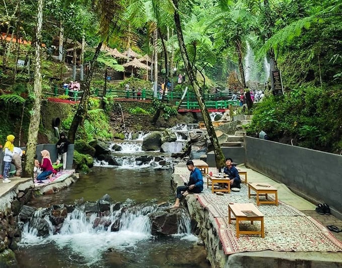 Air Terjun Jumog: Sejarah, Lokasi & Harga Tiket Masuk Terbaru 2024