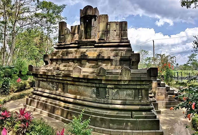 Wisata Candi Asu Sengi