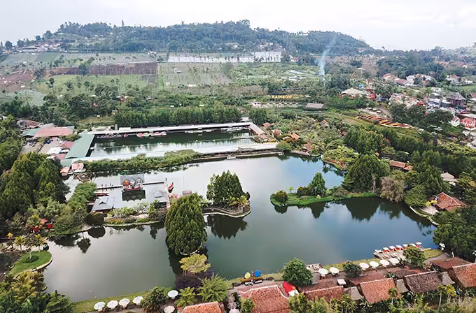 Wisata Floating Market Lembang
