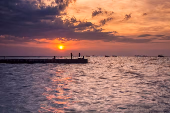 Wisata Pantai Tirang